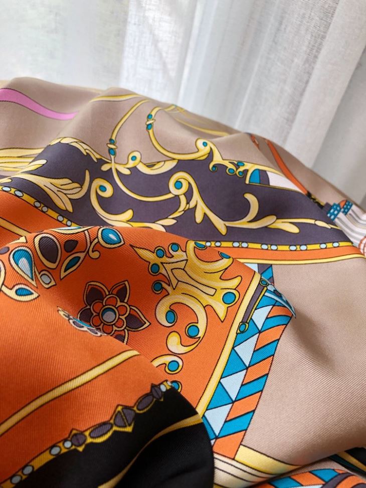 Custom Lady Silk Scarf Supplier