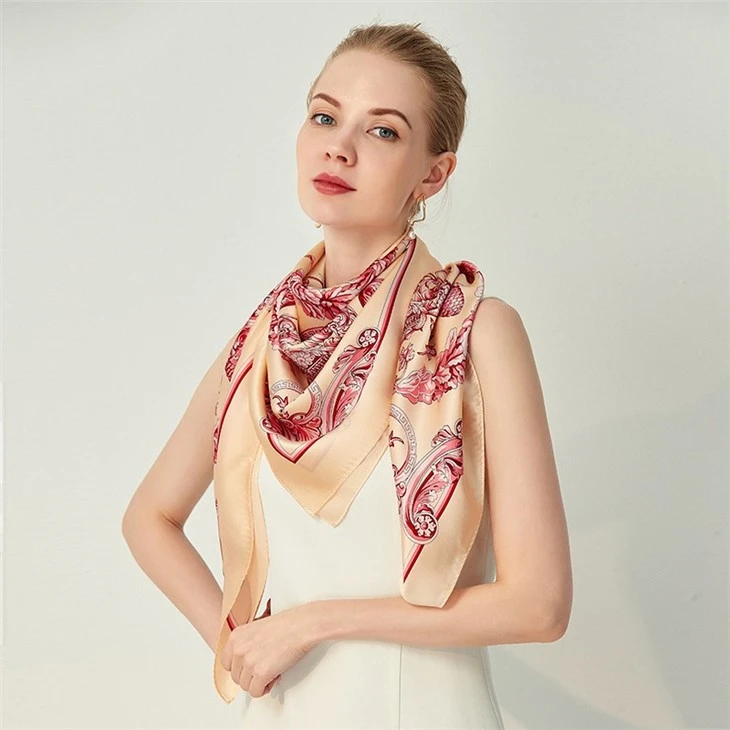 Customized 100% 6A Grade Mulberry Silk Square Towel
